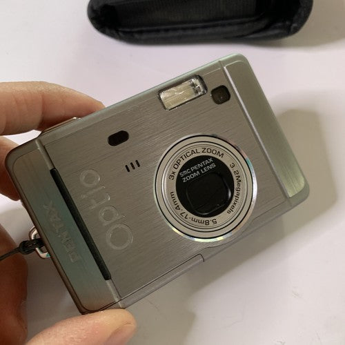 Pentax Optio S30 3.2 MP Point & Shoot Digital Camera w 2GB SD Card with Case