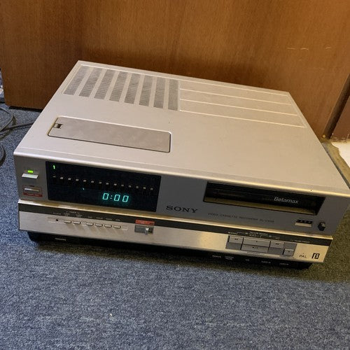 Sony Betamax Video Cassette Recorder and Player VCR SL-C6AS PAL Untested