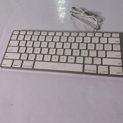 Apple Aluminum Keyboard with Numeric Keypad With Dual 2x USB Output  A1243