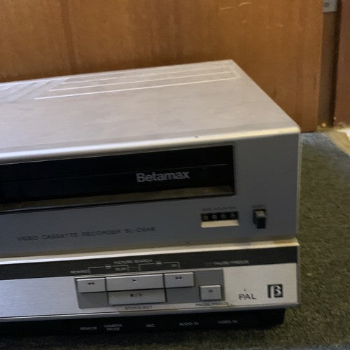 Sony Betamax Video Cassette Recorder and Player VCR SL-C6AS PAL Untested