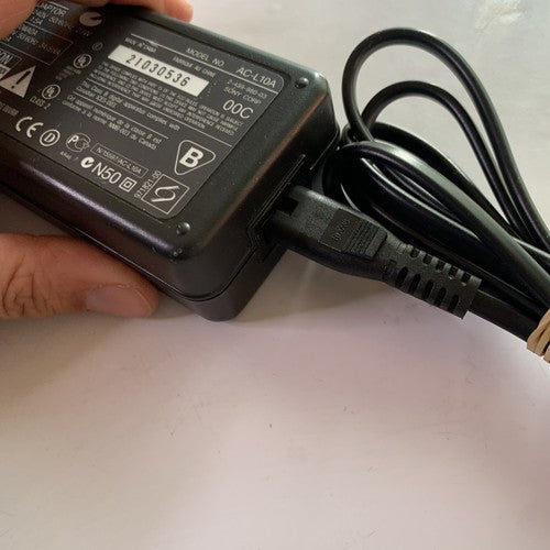 Genuine Sony AC-L10A Camera Charger For Handycam Cyber-shot Camera 8.4V 1.5A