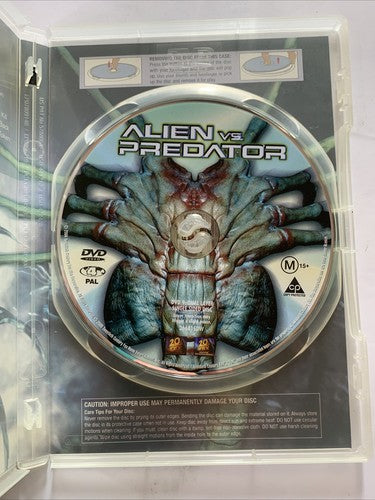 Alien Vs Predator (DVD, 2004) Raoul Bova, Sanaah Lathan, Lance Henriksen Region4