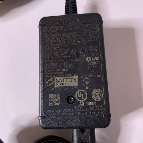 Genuine Sony AC-L200D Charger 8.4V 1.7A For Sony HandyCam Camcorder