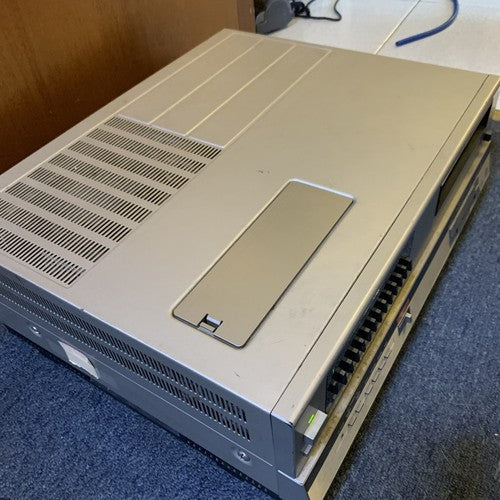 Sony Betamax Video Cassette Recorder and Player VCR SL-C6AS PAL Untested