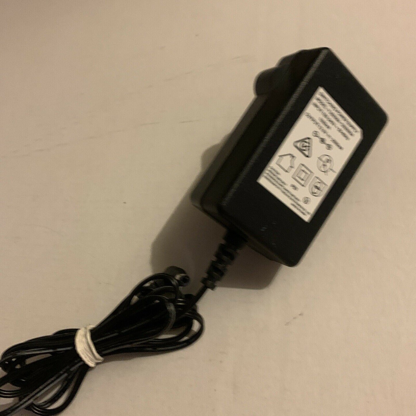 Switching Power Supply YJS036A-1202500A 100-240V 12V 2500mA AC Adapter