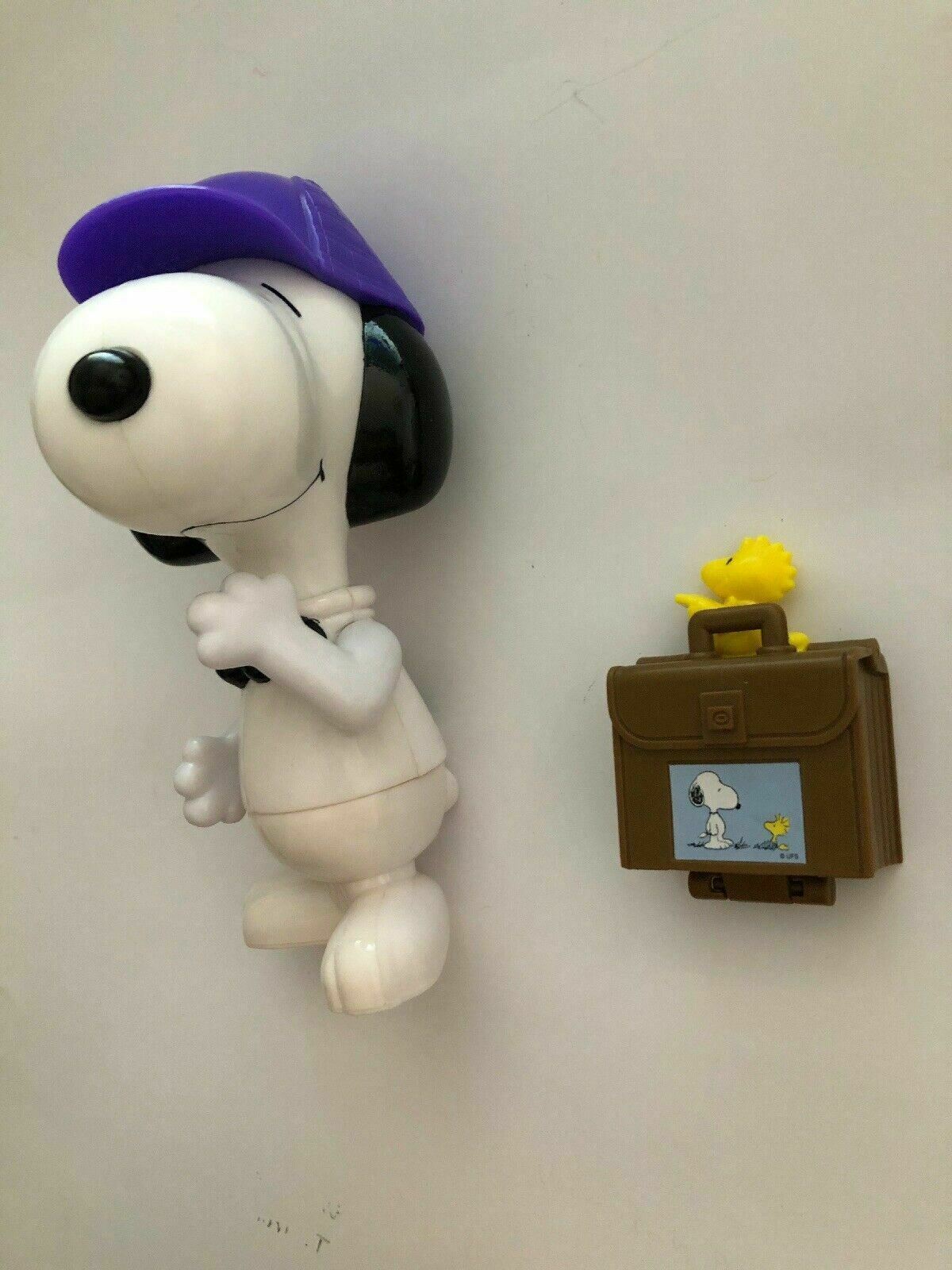 SNOOPY WOODSTOCK CASE Genuine MCDONALD'S Australian Issue Peanuts Figurine Toy