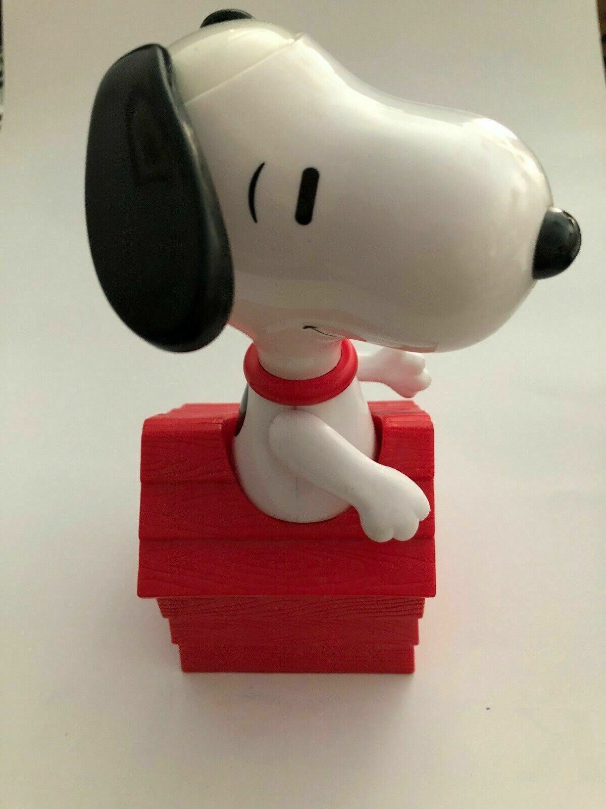 SNOOPY HOUSE MCDONALD'S Genuine Official Promotional Toy Figurine Vintage 2000