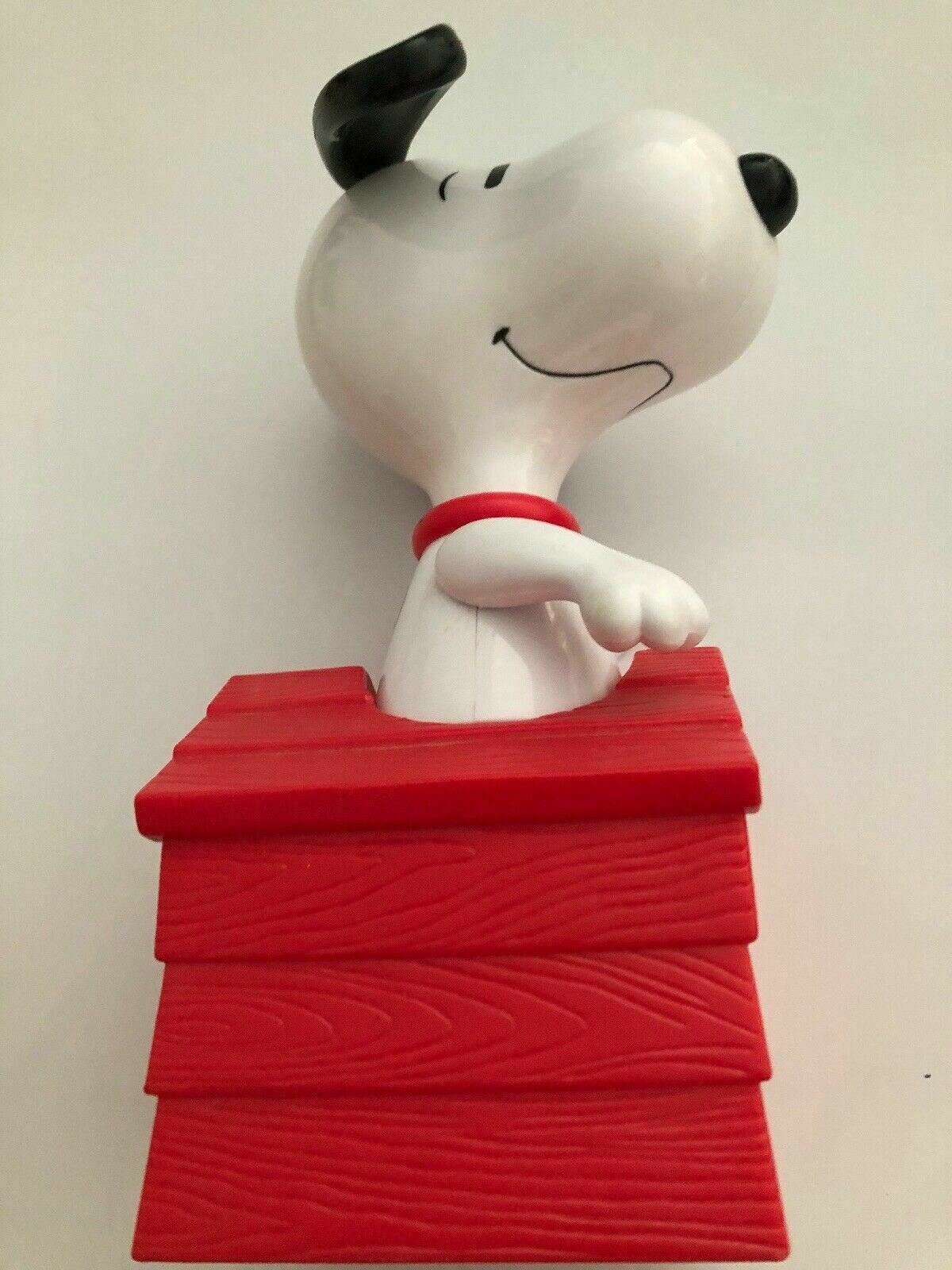 SNOOPY HOUSE MCDONALD'S Genuine Official Promotional Toy Figurine Vintage 2000