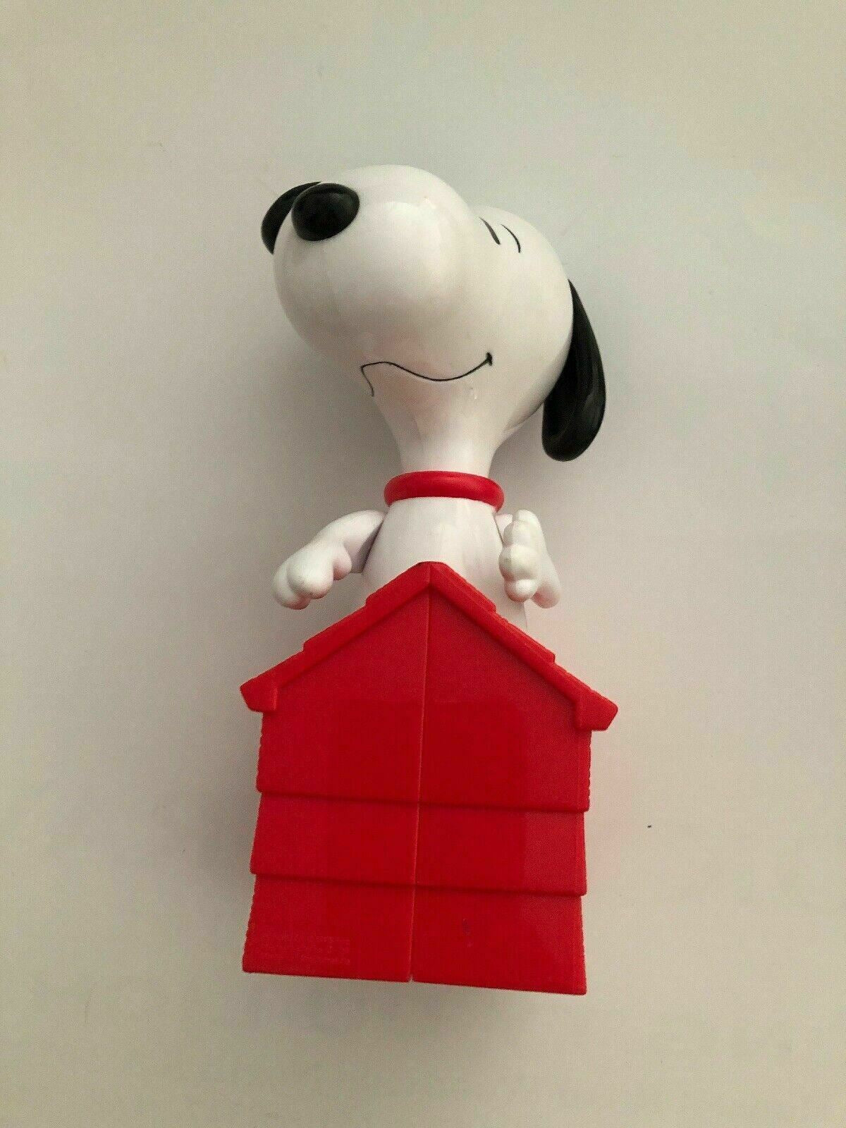 SNOOPY HOUSE MCDONALD'S Genuine Official Promotional Toy Figurine Vintage 2000