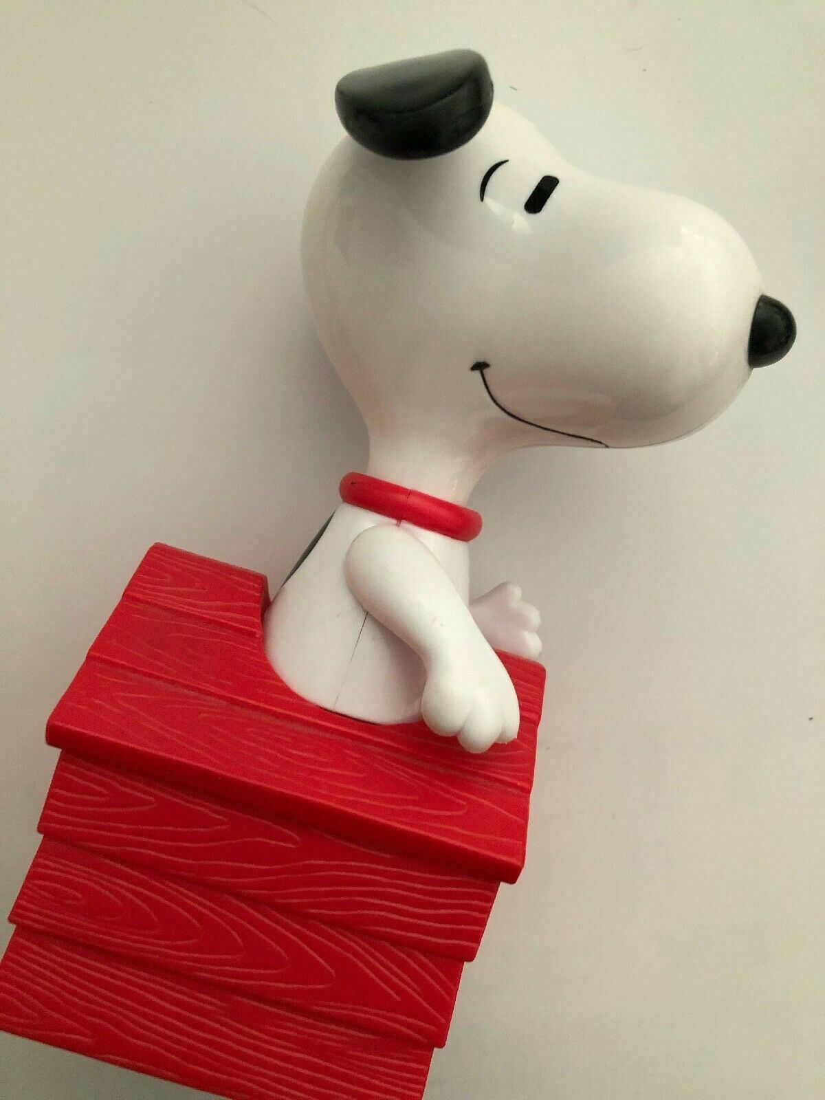 SNOOPY HOUSE MCDONALD'S Genuine Official Promotional Toy Figurine Vintage 2000