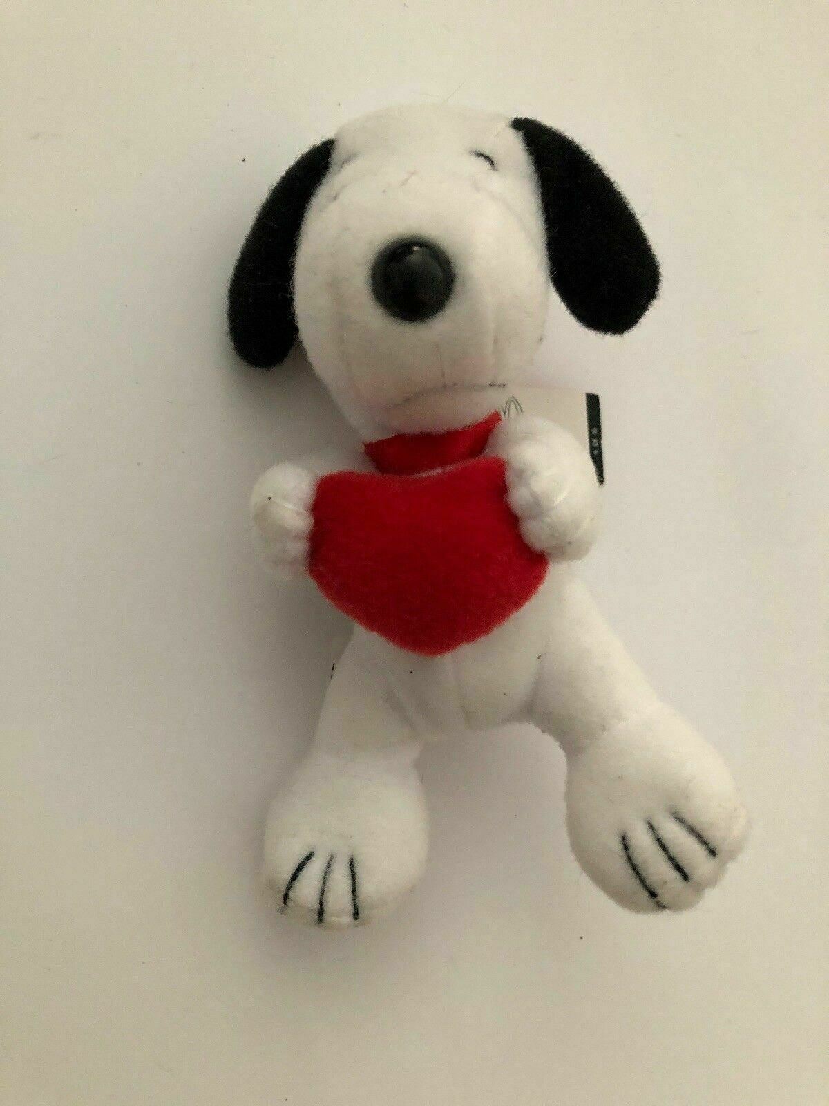 Valentine's SNOOPY MCDONALDS Figurines Toy 2001 THE MANY LIVES OF SNOOPY: No. 4