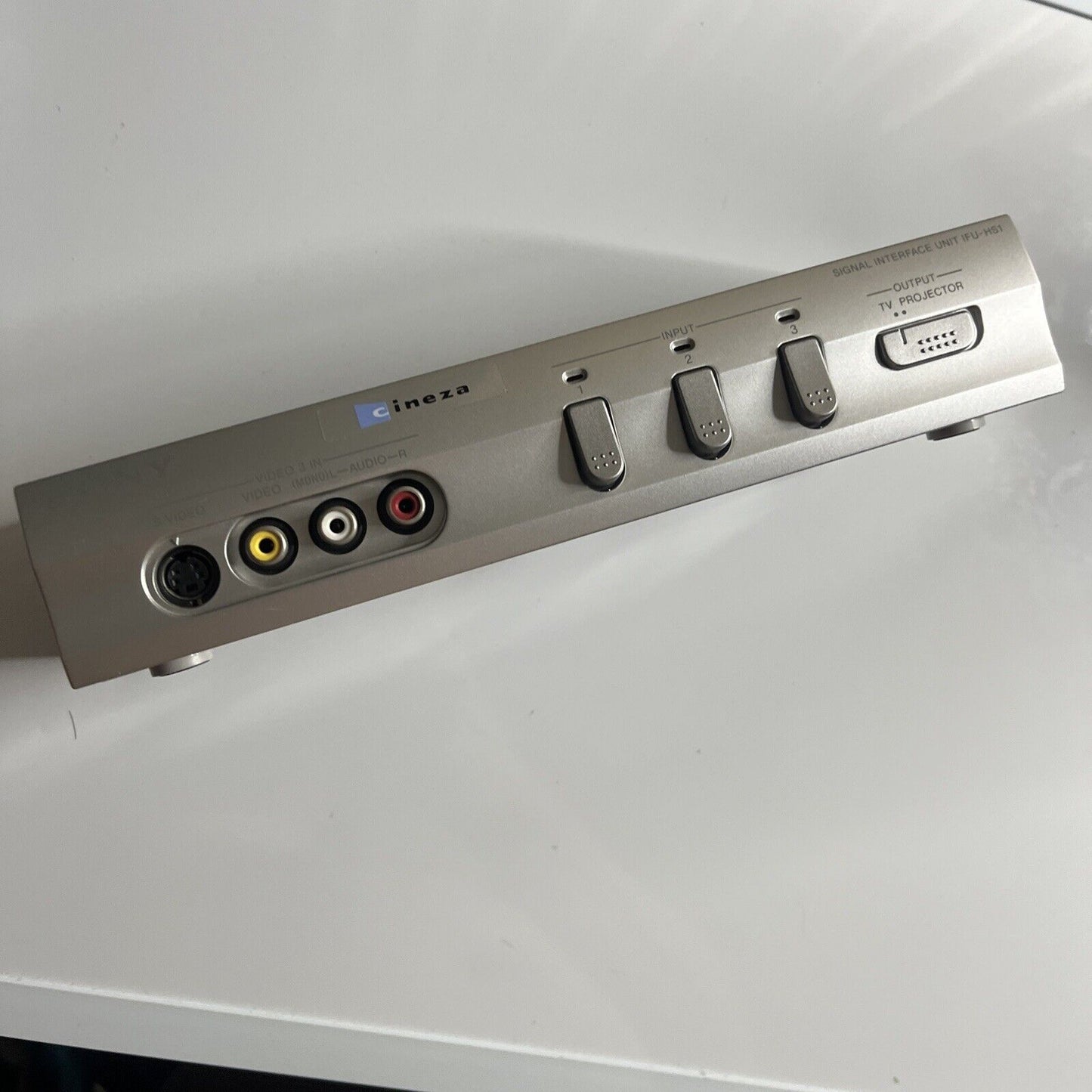 Sony Signal Interface Unit 1:2 Switch AV Switcher RCA S-Video Component IFU-HS1