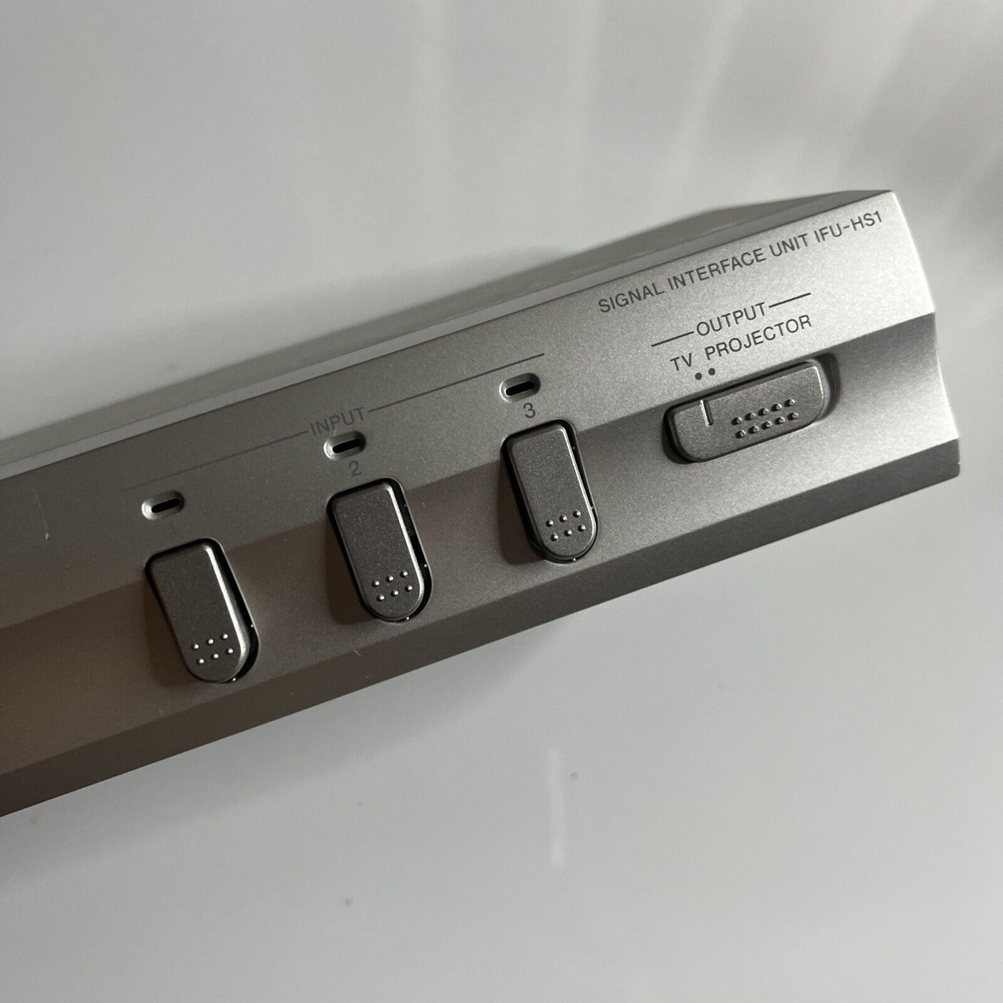 Sony Signal Interface Unit 1:2 Switch AV Switcher RCA S-Video Component IFU-HS1