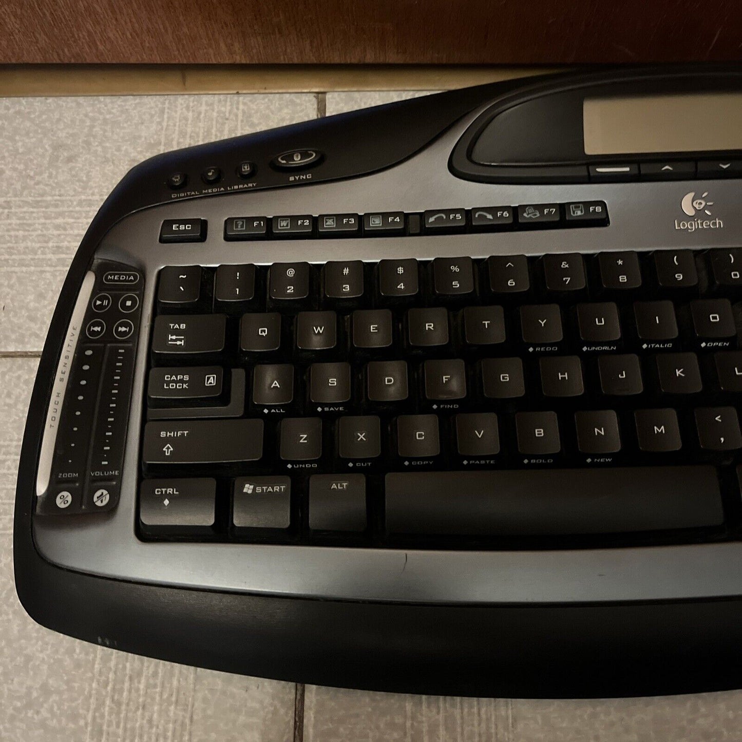 Logitech Bluetooth Desktop MX5000 with LCD and Programmable Buttons Keyboard