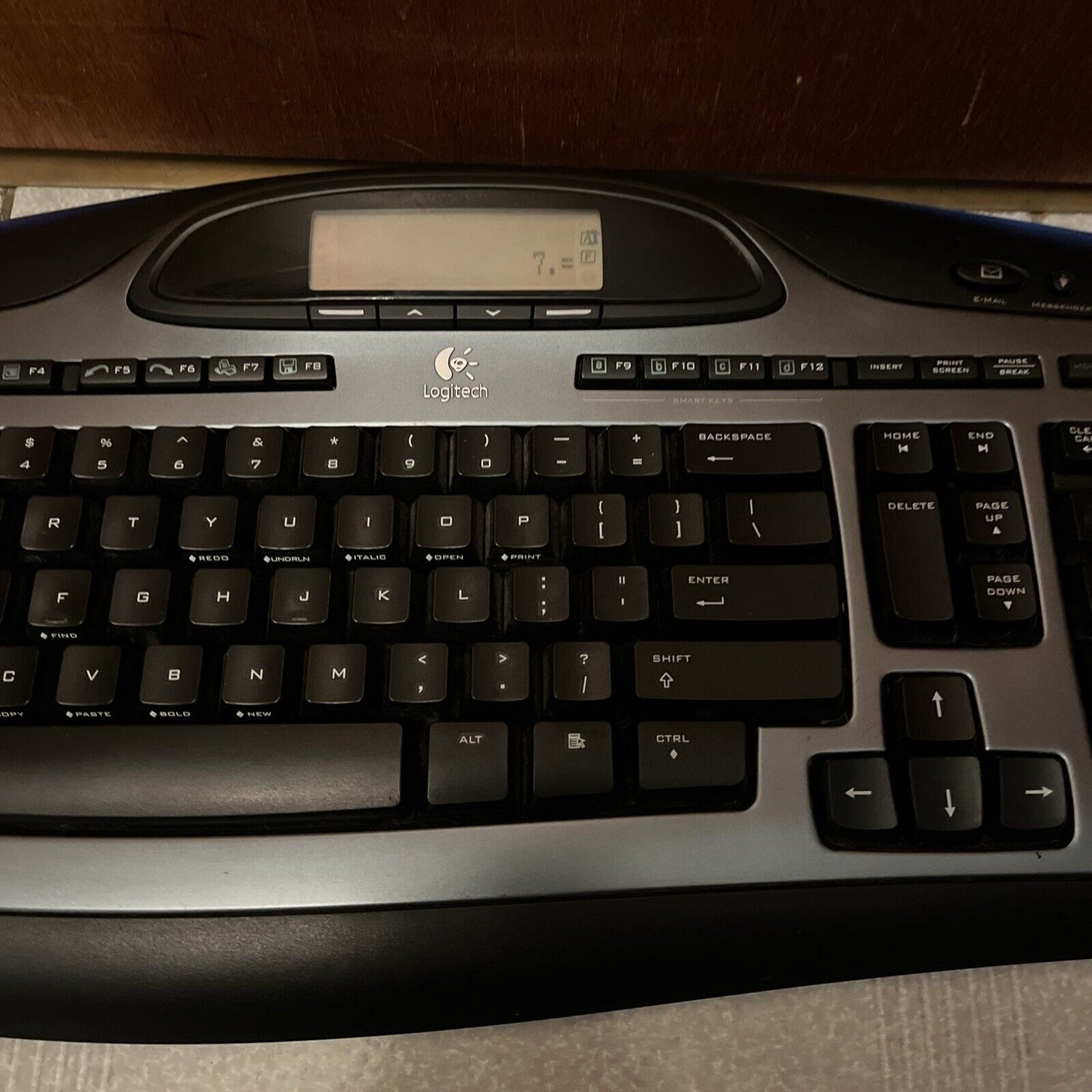 Logitech Bluetooth Desktop MX5000 with LCD and Programmable Buttons Keyboard