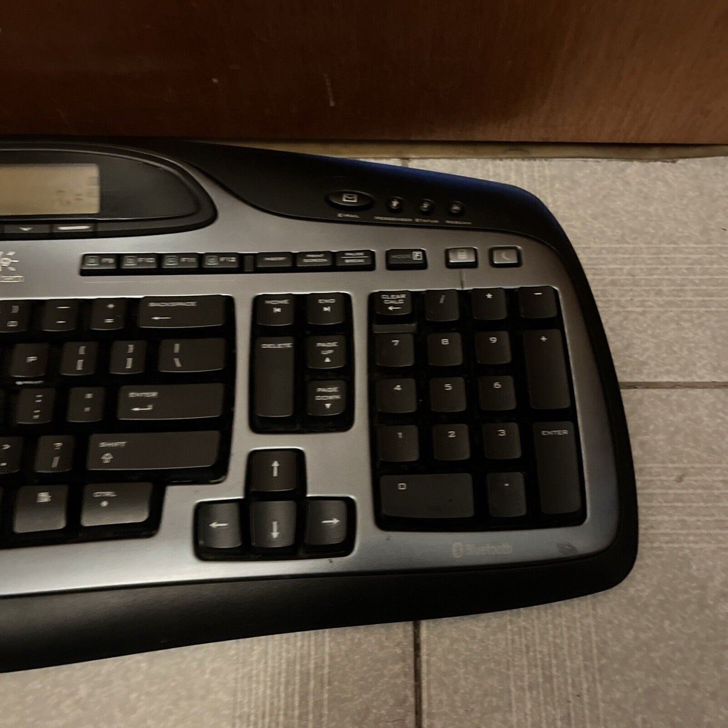 Logitech Bluetooth Desktop MX5000 with LCD and Programmable Buttons Keyboard