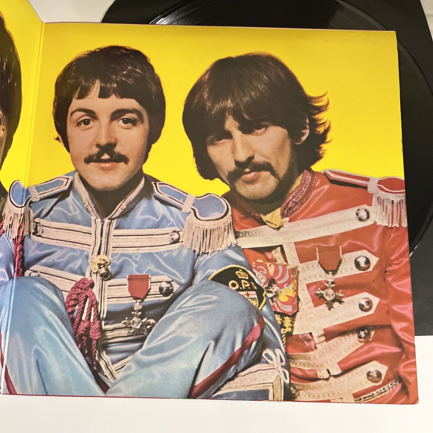 The Beatles – Sgt. Pepper's Lonely Hearts Club LP Vinyl 1974 Gatefold AP-8163