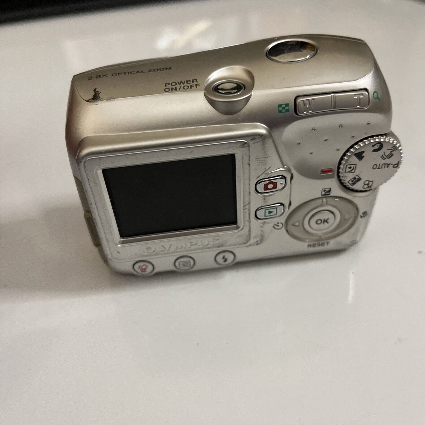 Olympus FE-115 Digital Camera 5MP *Battery Springs Corroded For Parts or Repair