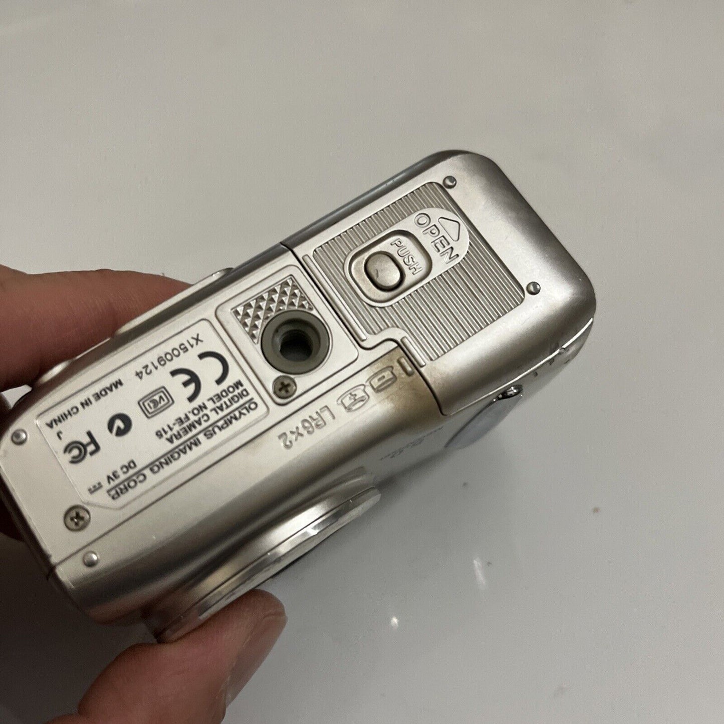 Olympus FE-115 Digital Camera 5MP *Battery Springs Corroded For Parts or Repair