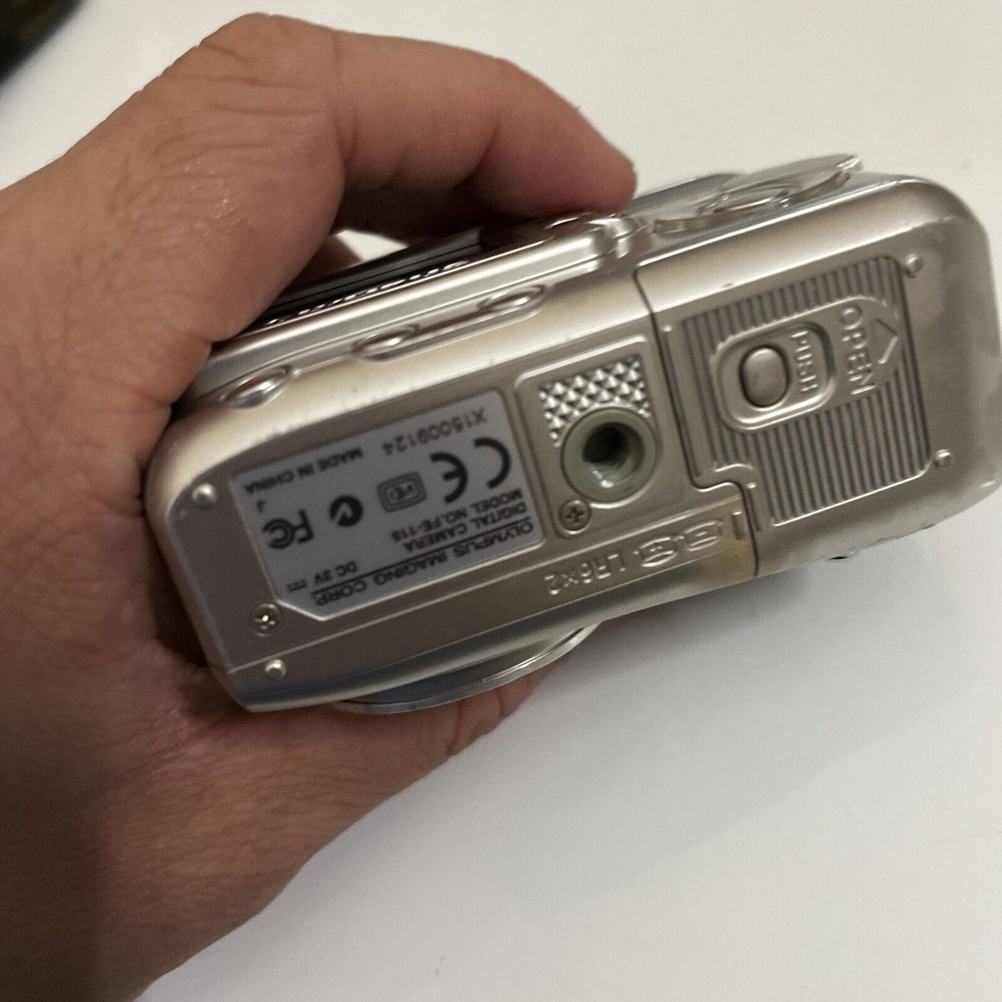 Olympus FE-115 Digital Camera 5MP *Battery Springs Corroded For Parts or Repair