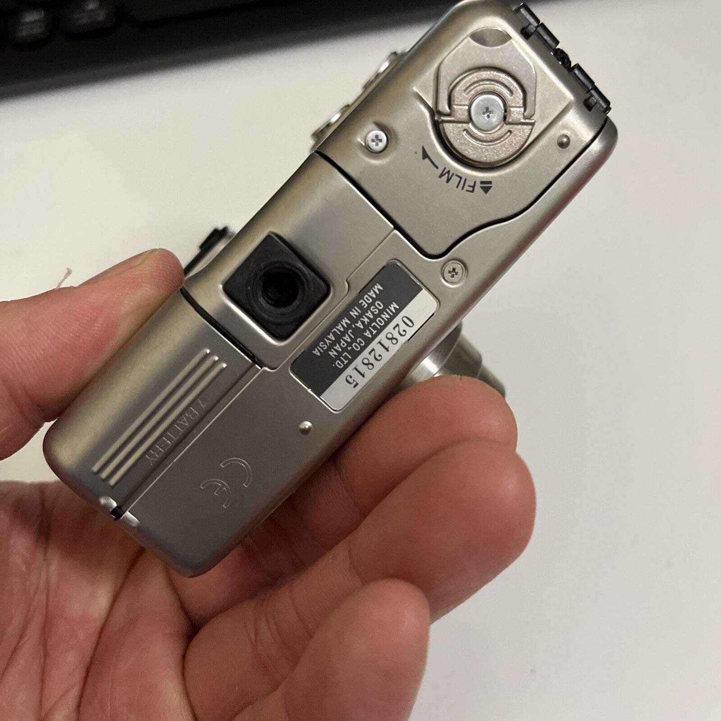 Minolta Vectis 300 APS Film Camera Zoom 24-70mm Lens with Flash