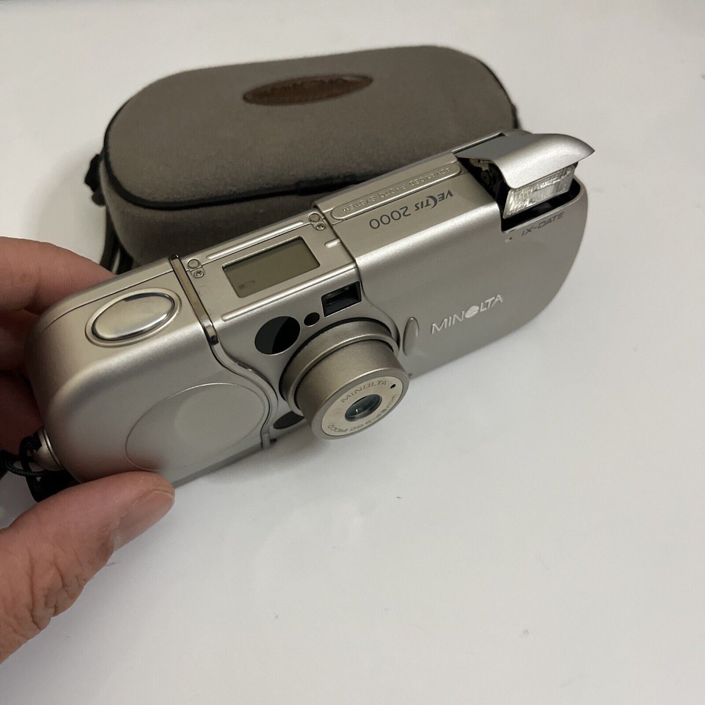 Minolta Vectis 2000 APS Point & Shoot IX-Date Film Slide Camera with Flash