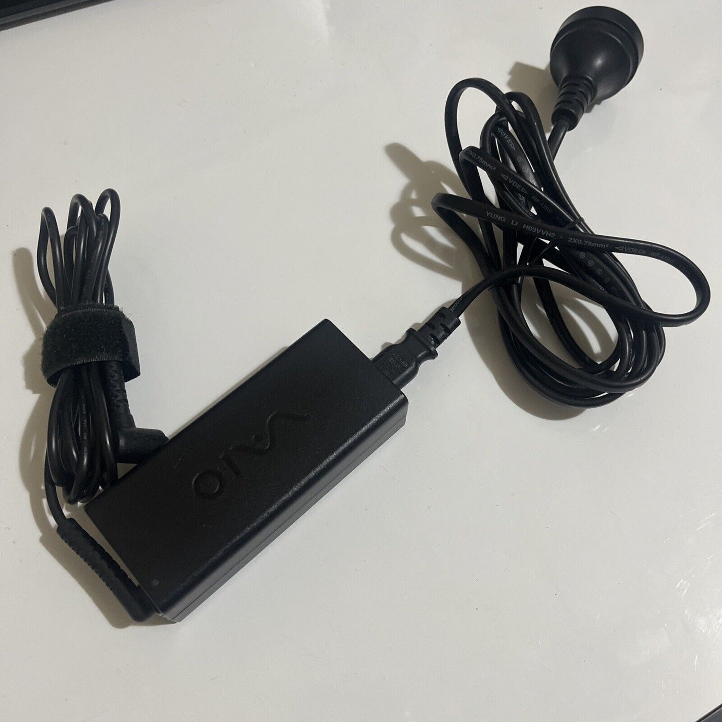 Genuine Sony VAIO AC Adapter Laptop Power Supply 19.5V 3.3A VGP-AC19V43