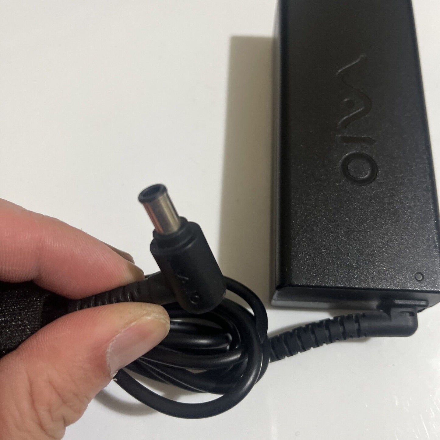 Genuine Sony VAIO AC Adapter Laptop Power Supply 19.5V 3.3A VGP-AC19V43