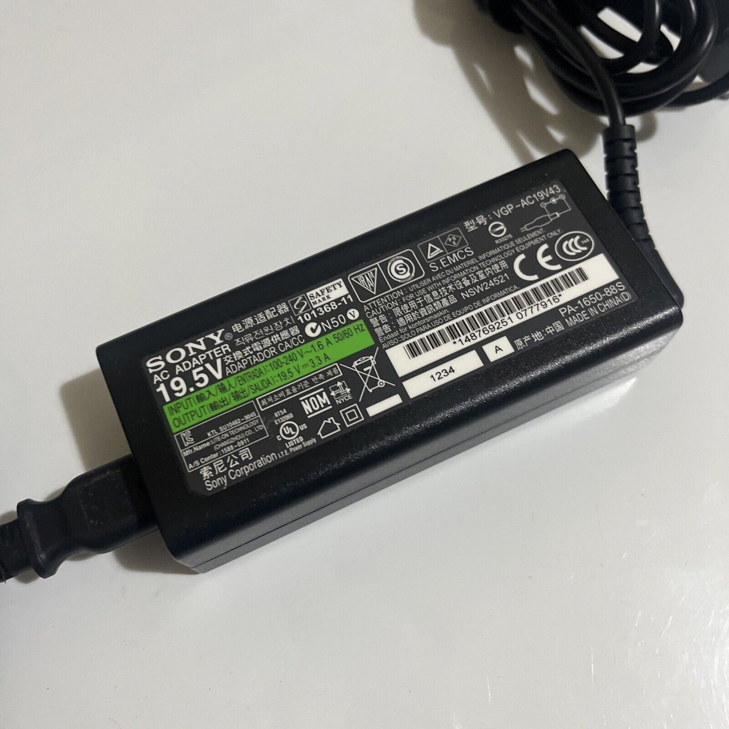 Genuine Sony VAIO AC Adapter Laptop Power Supply 19.5V 3.3A VGP-AC19V43