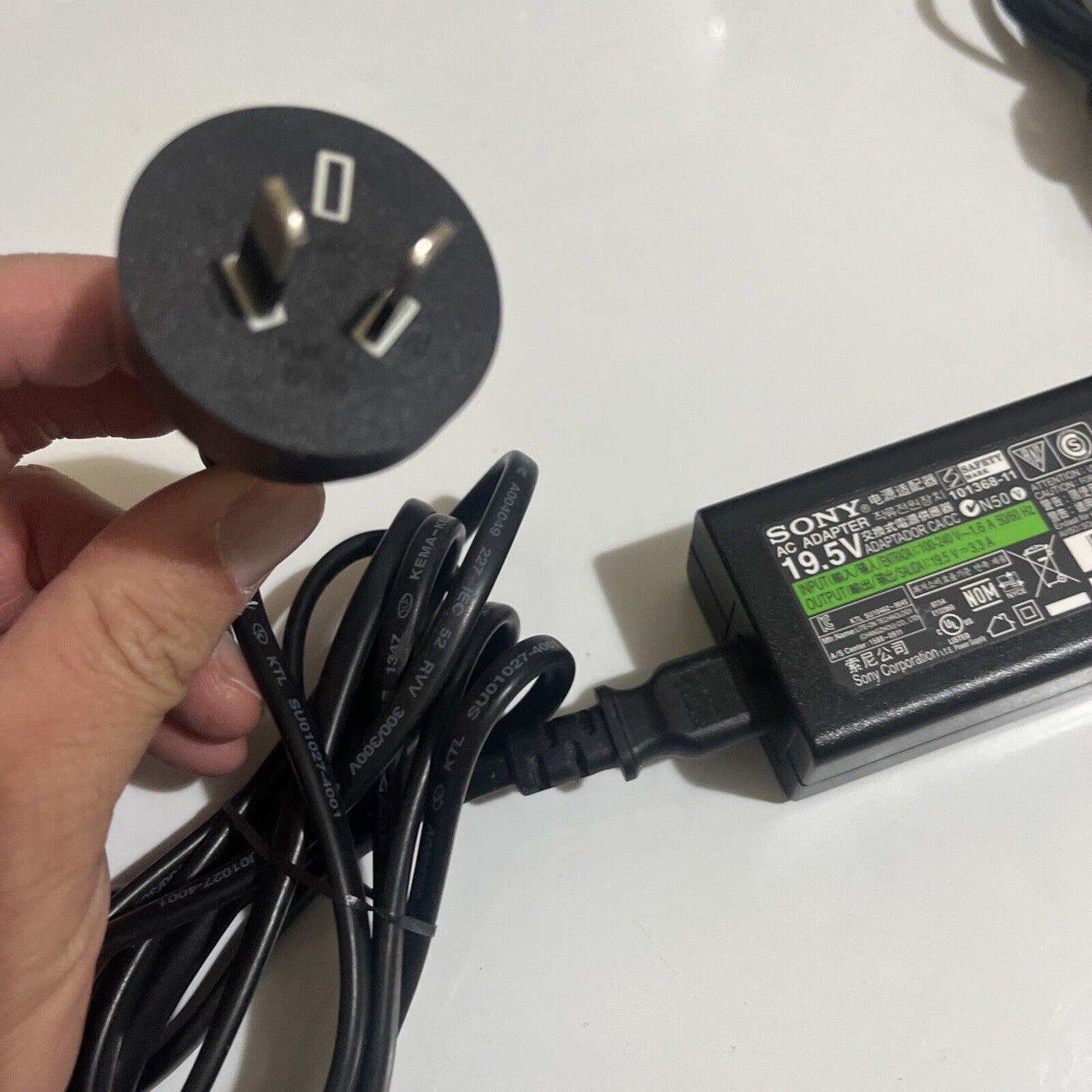 Genuine Sony VAIO AC Adapter Laptop Power Supply 19.5V 3.3A VGP-AC19V43