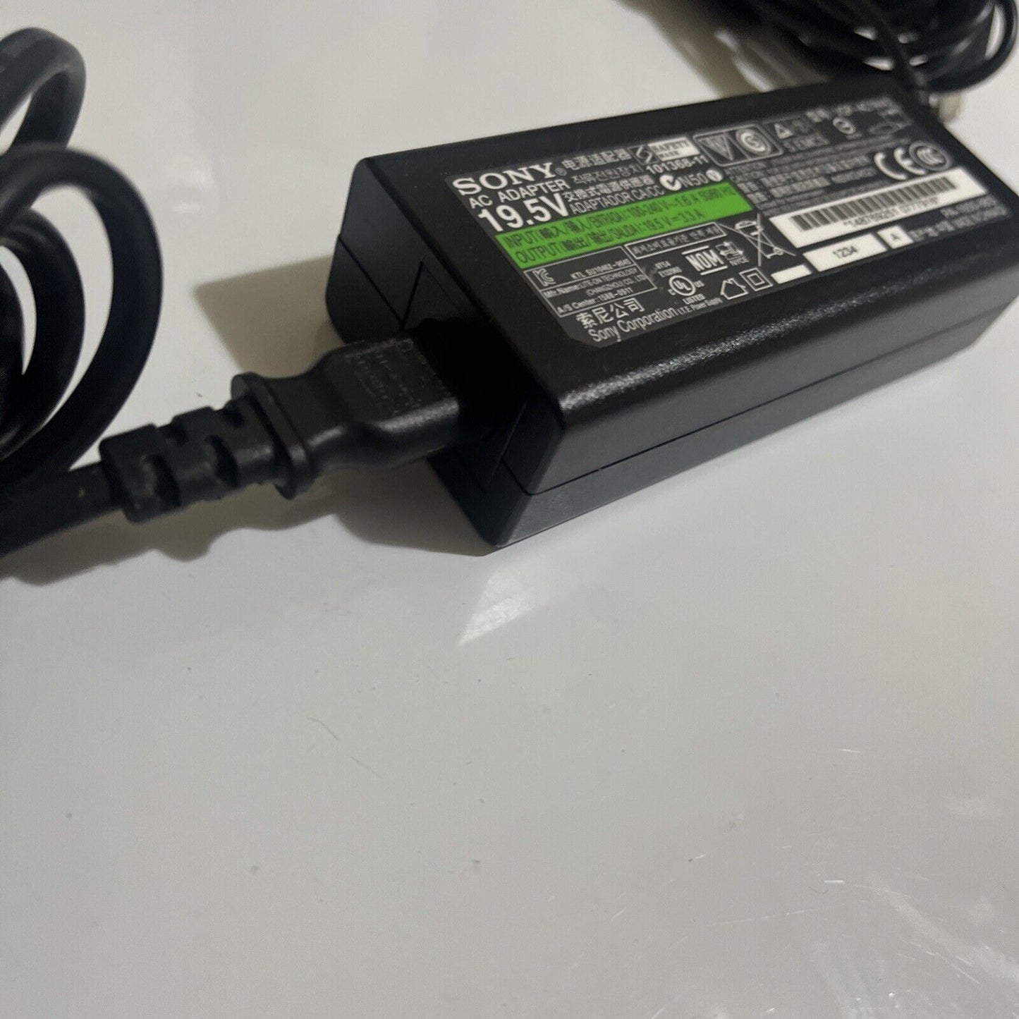 Genuine Sony VAIO AC Adapter Laptop Power Supply 19.5V 3.3A VGP-AC19V43