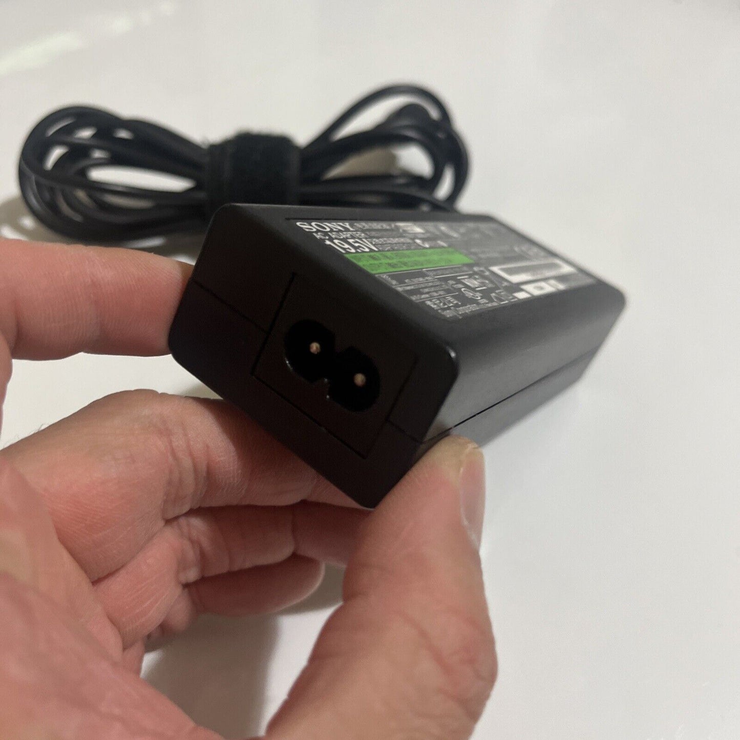 Genuine Sony VAIO AC Adapter Laptop Power Supply 19.5V 3.3A VGP-AC19V43