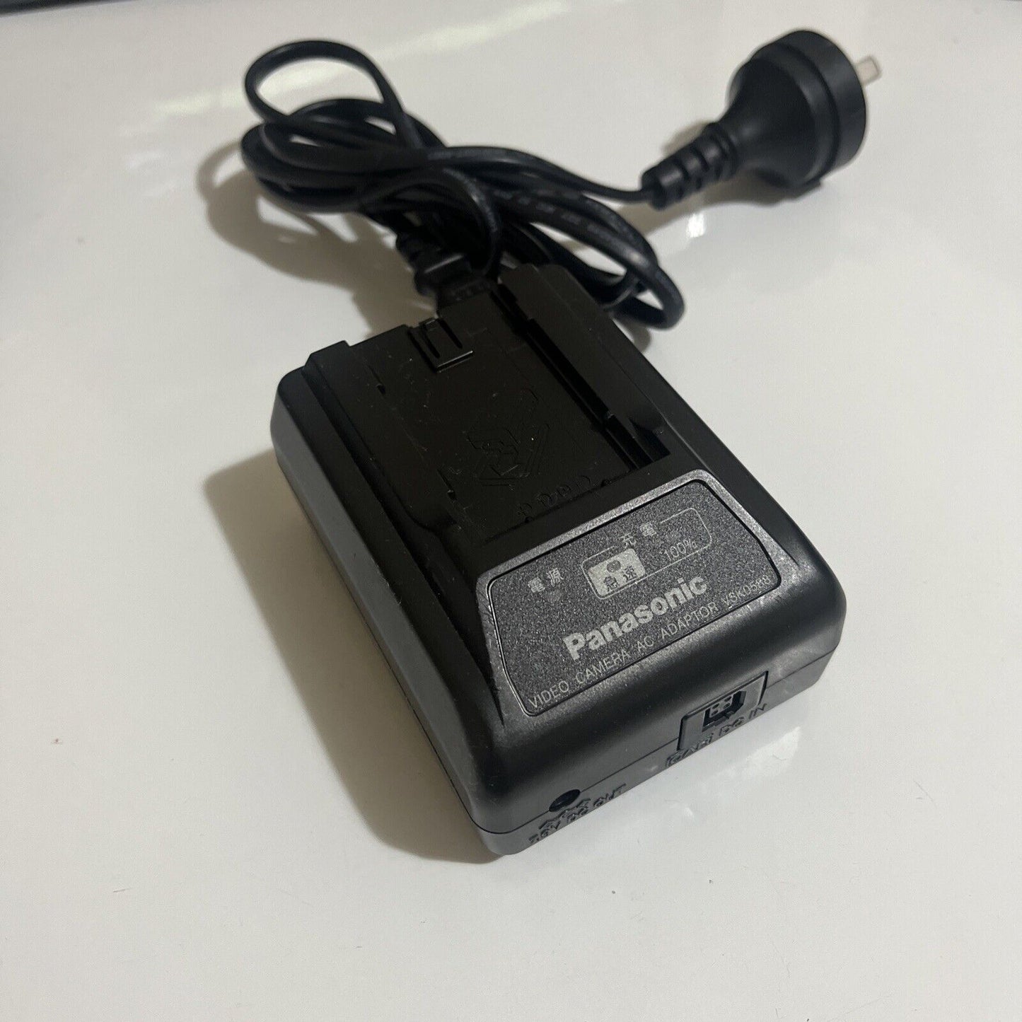 Genuine Panasonic VSK0588 Battery Charger for Camcorder VW-VBD25 VW-VBD21 VSB041