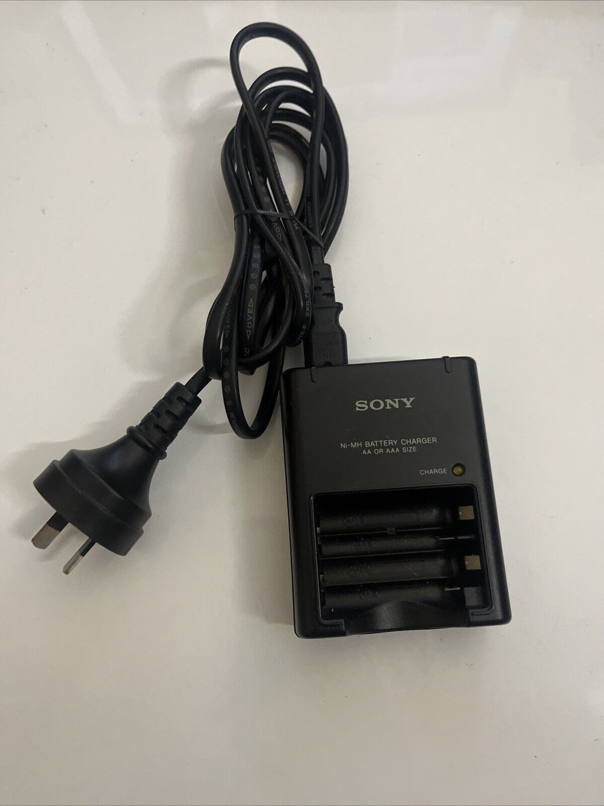 Genuine Sony Ni-MH Battery Charger for AA AAA  BC-CS2B
