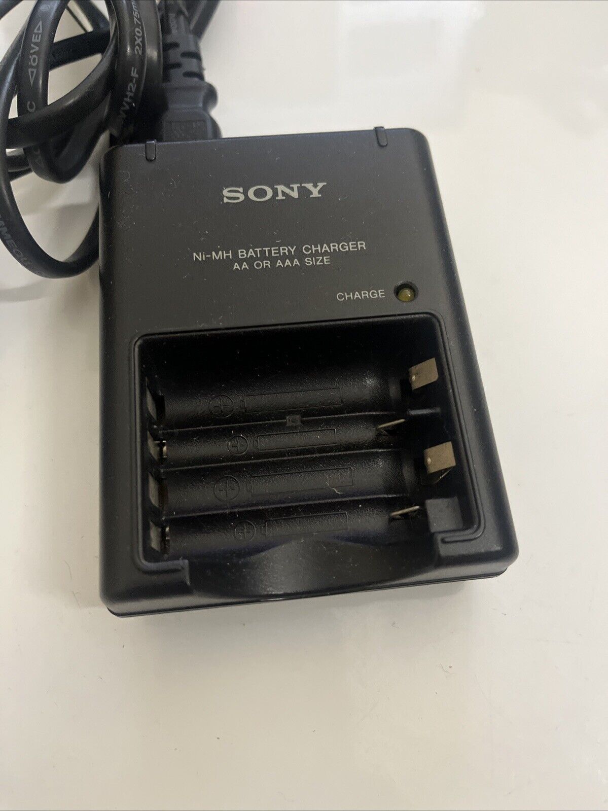 Genuine Sony Ni-MH Battery Charger for AA AAA  BC-CS2B