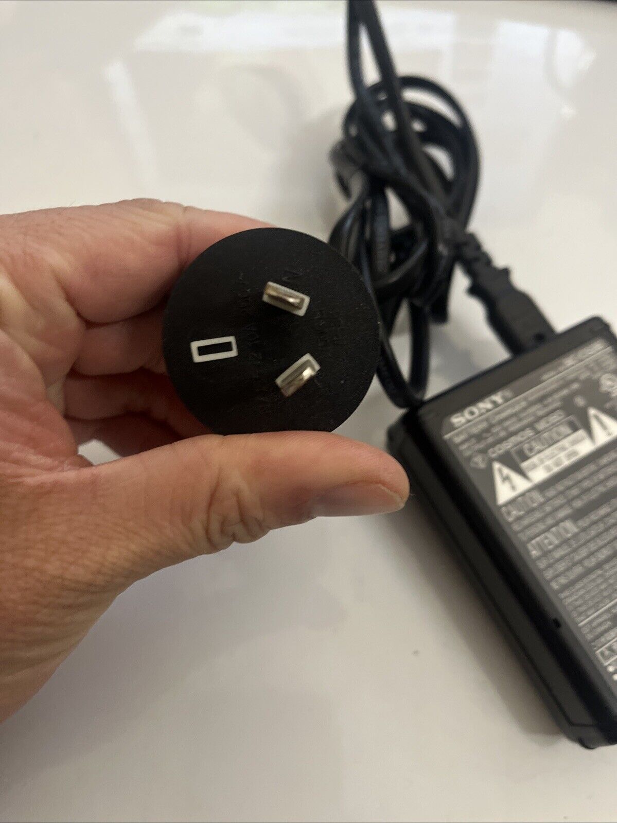 Genuine Sony Ni-MH Battery Charger for AA AAA  BC-CS2B