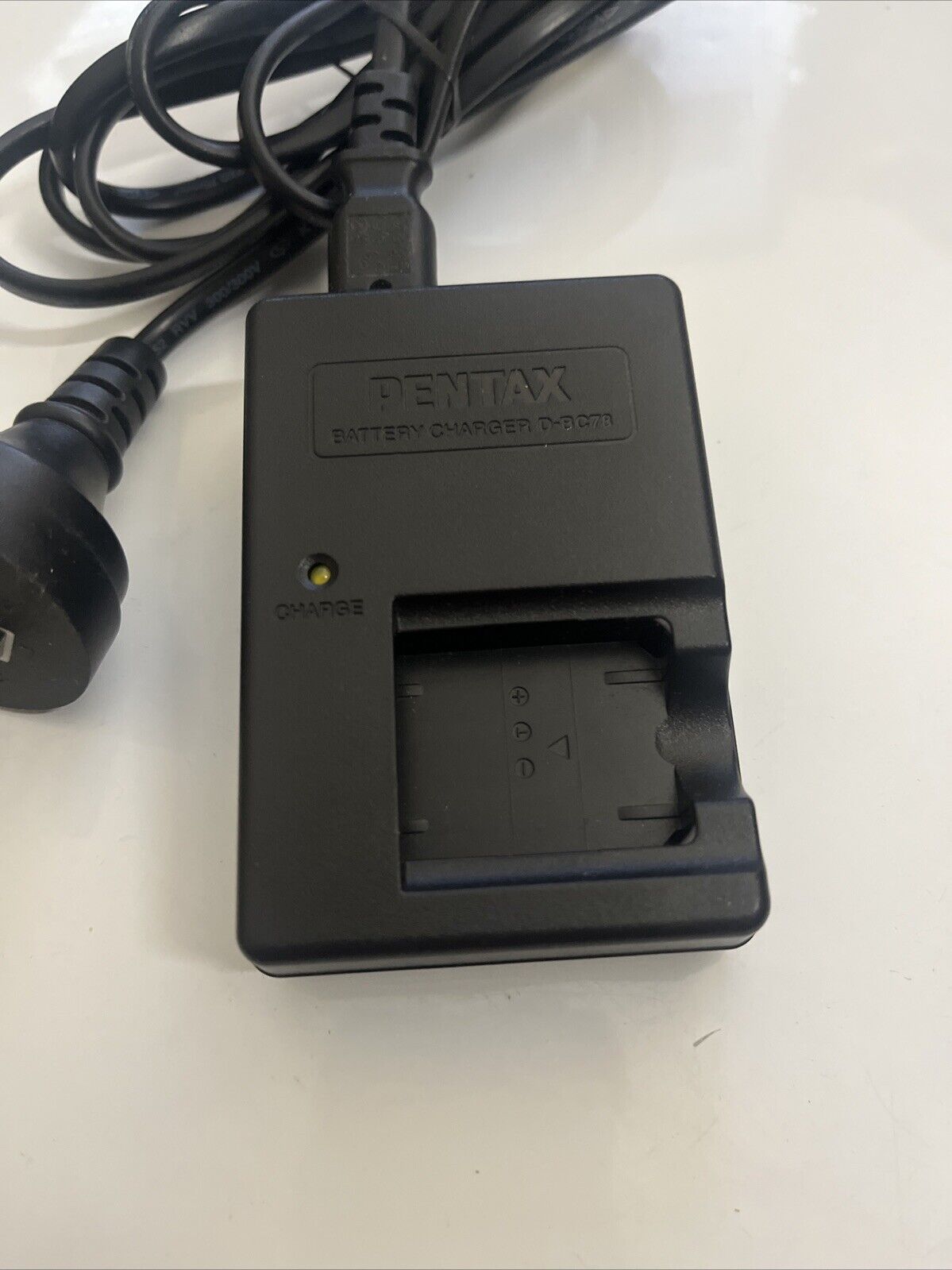 Genuine Pentax D-BC78 Battery Charger for Battery D-LI78 Optio M50 M60 V20 W60