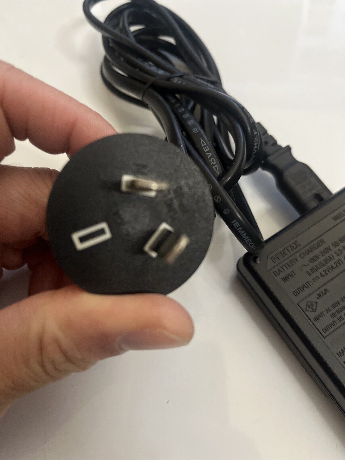 Genuine Pentax D-BC78 Battery Charger for Battery D-LI78 Optio M50 M60 V20 W60