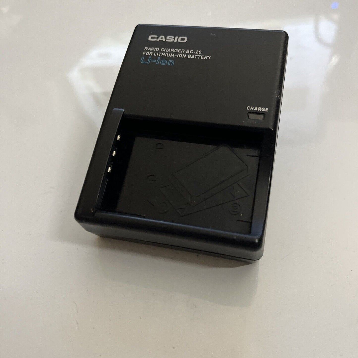Genuine Casio Rapid Camera Battery Charger BC-20 for NP-30 NP-30DBA QV-R3 QV-R4