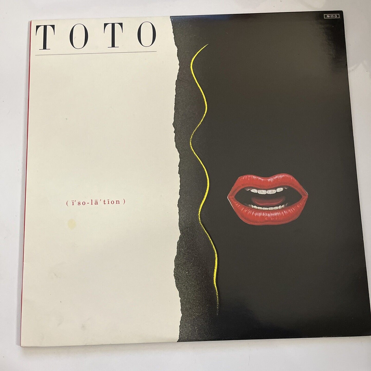 Toto – Isolation 1984 LP Vinyl CBS Sony Records 28AP 2929