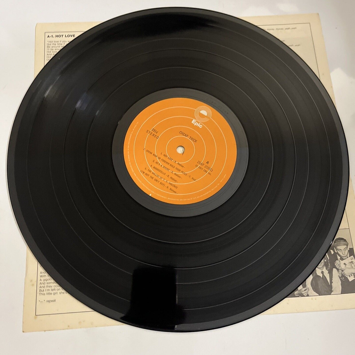 Cheap Trick – Cheap Trick 1977 LP Vinyl Epic Records 25AP 358