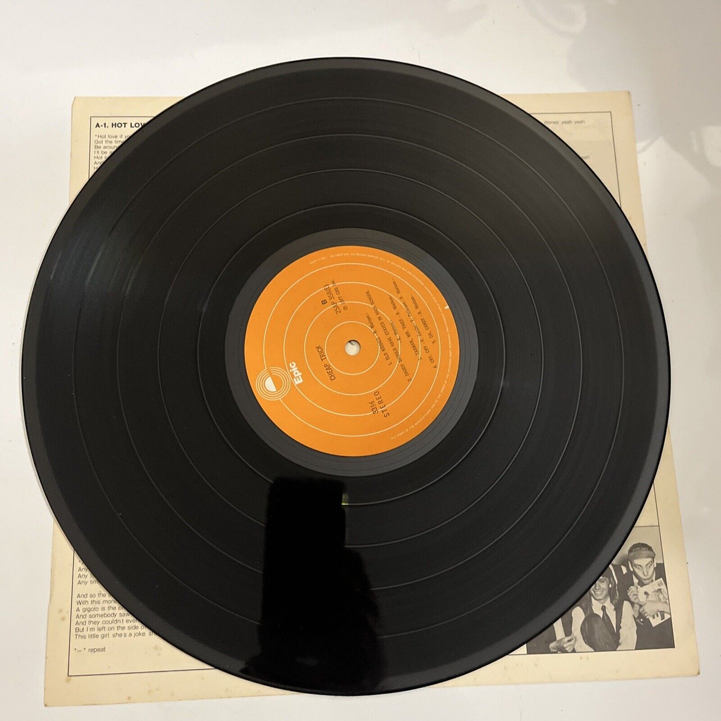 Cheap Trick – Cheap Trick 1977 LP Vinyl Epic Records 25AP 358