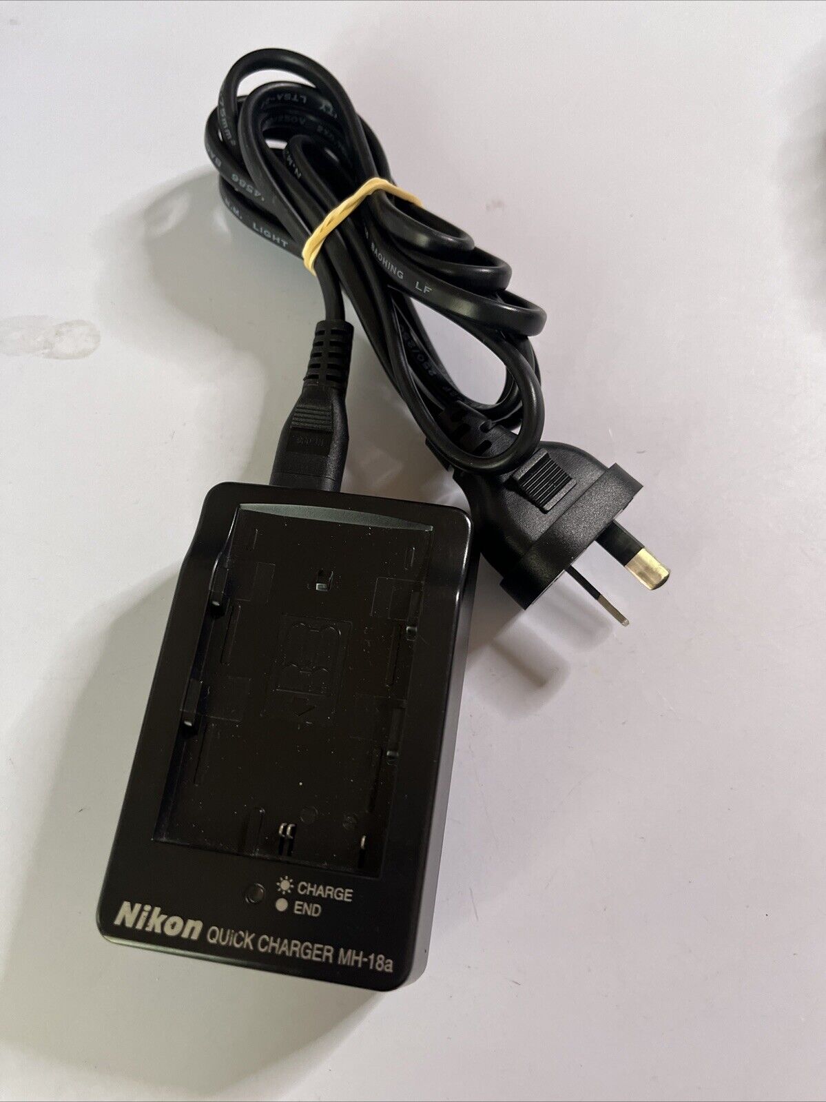 Genuine Nikon Quick Camera Charger MH-18a for EN-EL3 EN-EL3a EN-EL3e Battery