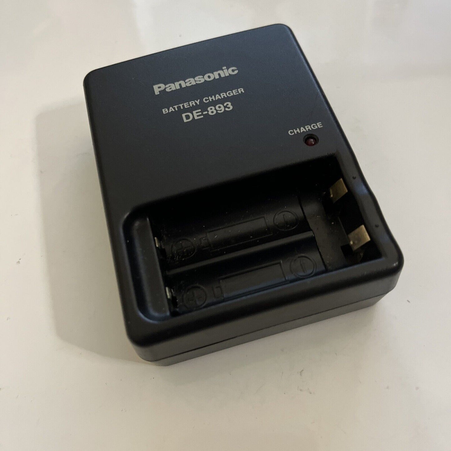 Genuine Panasonic DE-893 Battery Charger for AA NiMH Batteries