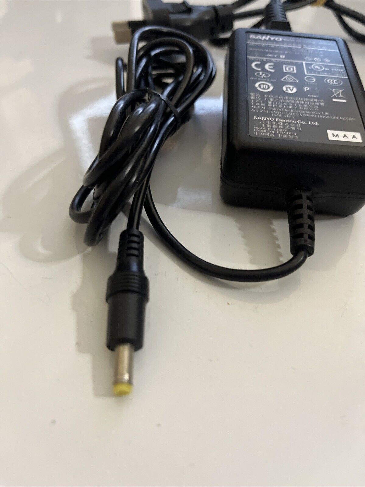 Genuine Sanyo VAR-G9 Power Adapter Mains Charger for Sanyo Xacti Camcorder