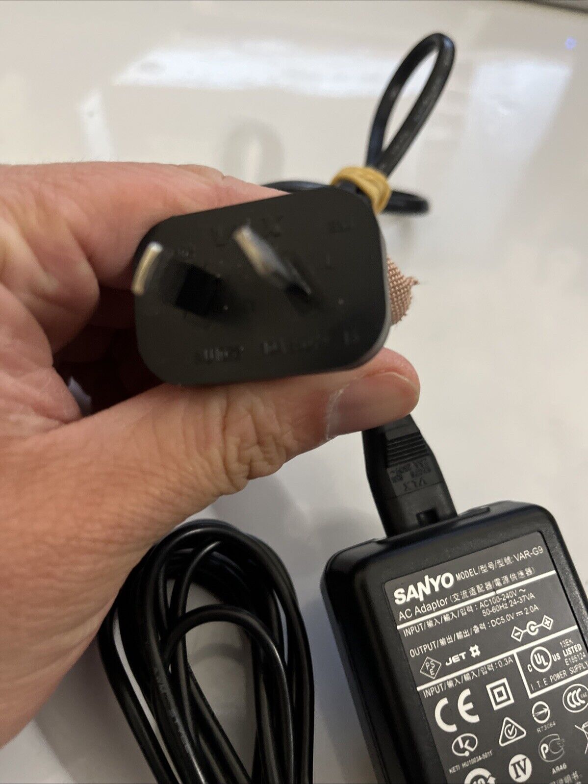 Genuine Sanyo VAR-G9 Power Adapter Mains Charger for Sanyo Xacti Camcorder