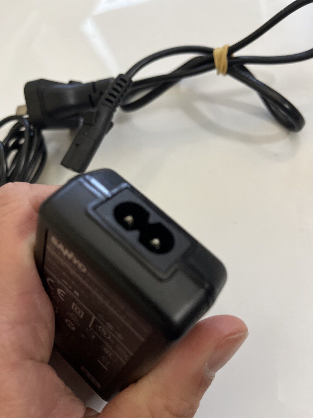 Genuine Sanyo VAR-G9 Power Adapter Mains Charger for Sanyo Xacti Camcorder