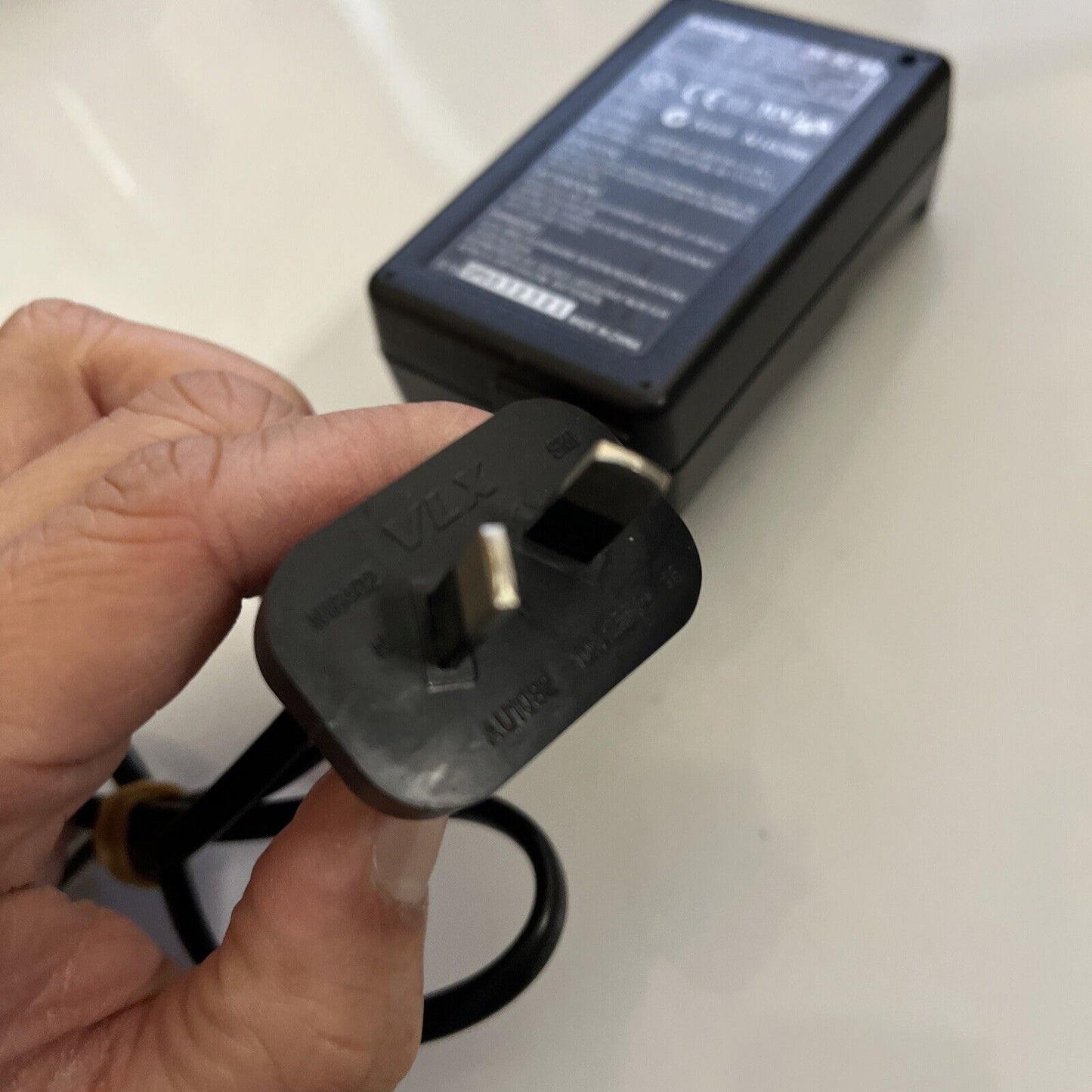 Genuine Konica Camera Battery Charger DR-BC-K4 For DR-LB4 Batteries