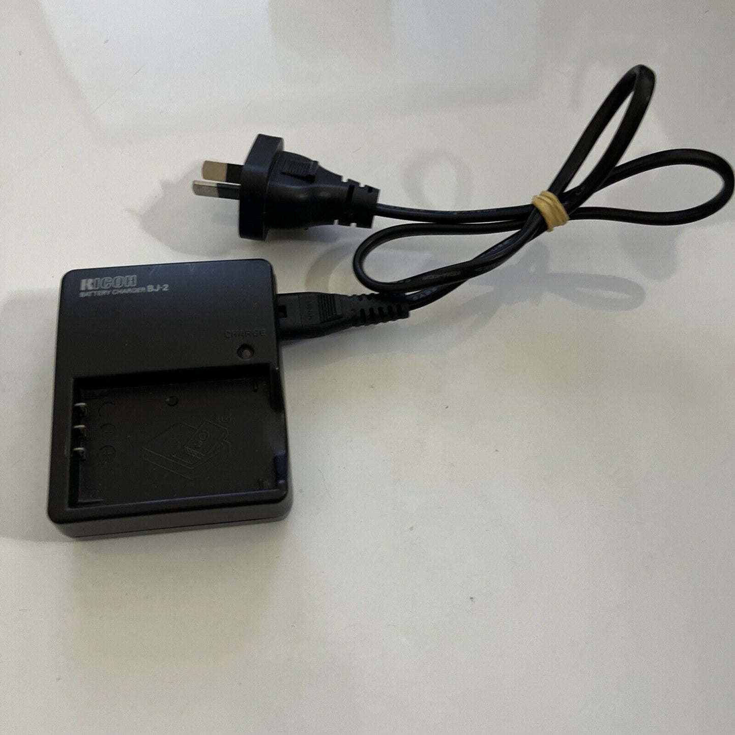 Genuine Ricoh BJ-2 Battery Camera Charger for  DB-40 Battery