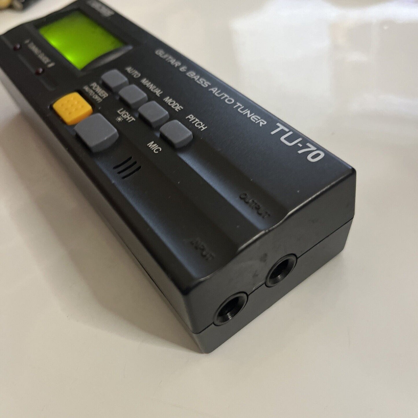 BOSS Guitar & Bass Auto Chromatic Tuner TU-70